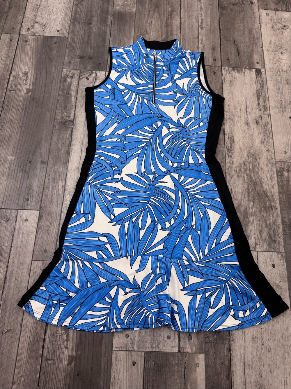 Tail Activewear Dress UPF50+ Blue White Flowin Wavy Print Pullover Small